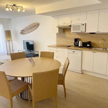 Pierre & La Baie Des Sables 3*