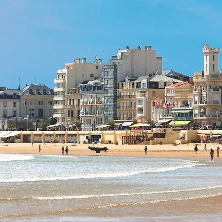 Pierre & La Baie Des Sables Apartmanhotel 3*
