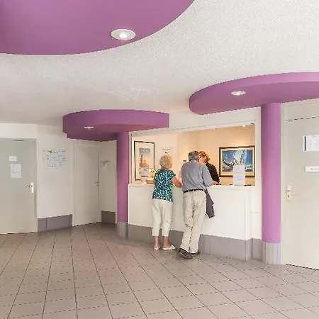 Pierre & La Baie Des Sables מלון דירות 3*