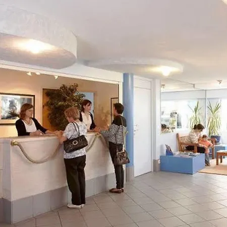 Pierre & La Baie Des Sables 3*