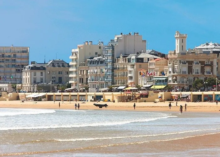 Pierre & La Baie Des Sables Apart Otel 3*