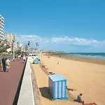 Pierre & La Baie Des Sables