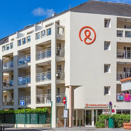 Pierre & La Baie Des Sables Aparthotel 3*