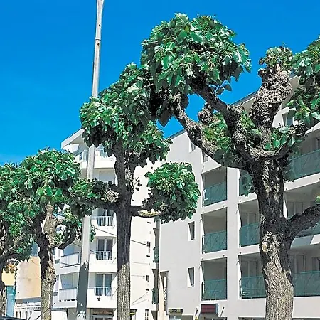 Apartmanhotel Pierre & La Baie Des Sables 3*